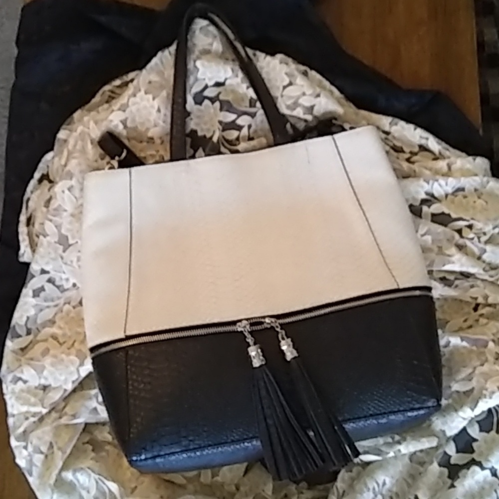Bucket bag